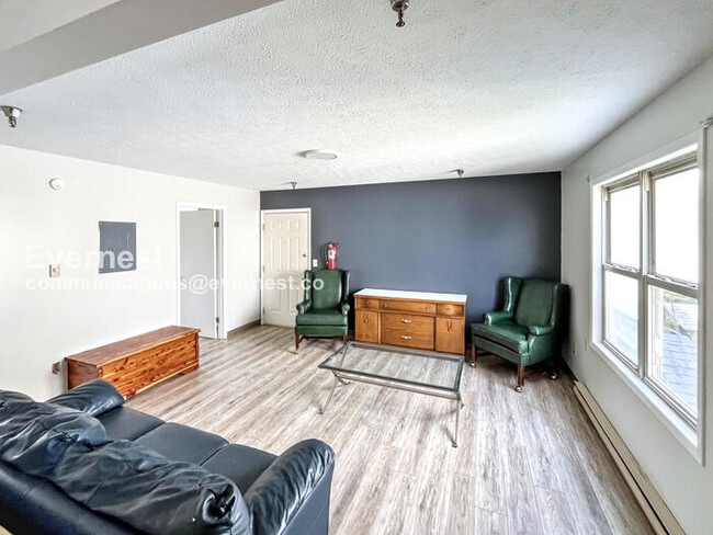 Building Photo - 210 Lower Consol Rd NW