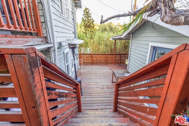 Building Photo - 2236 Loma Vista Pl