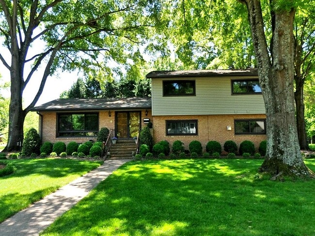 Building Photo - 3801 Stokes Ave