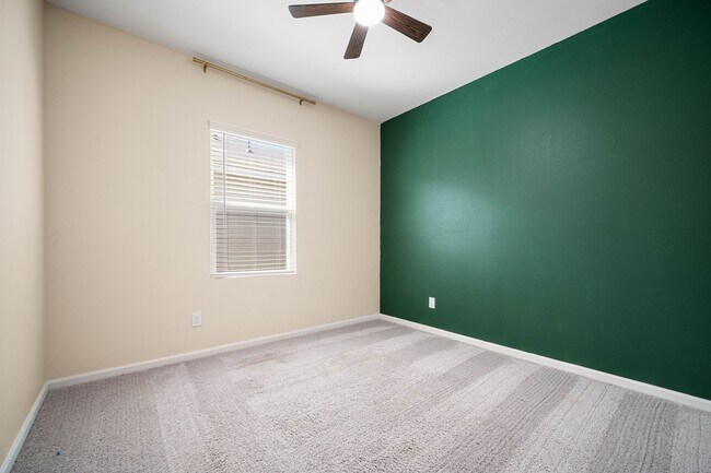 Building Photo - 1073 Water Oak Ln