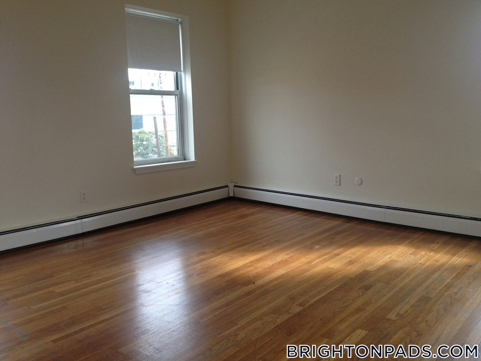 Building Photo - 160 N Beacon St