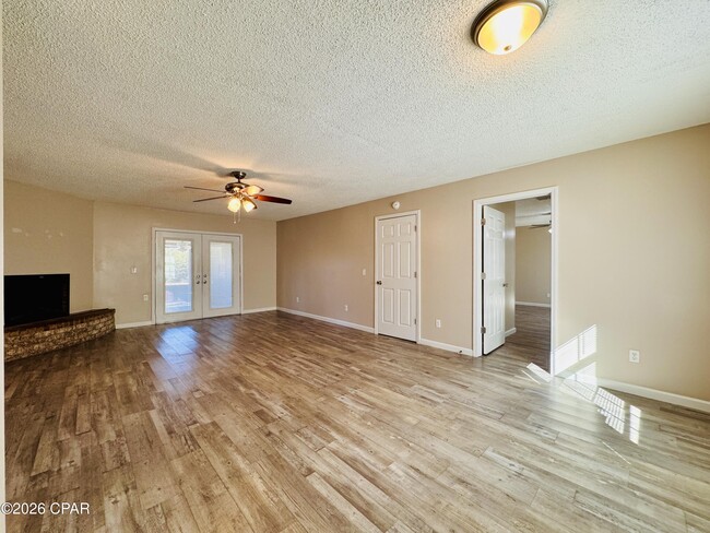 Building Photo - 163 Lauren Ln