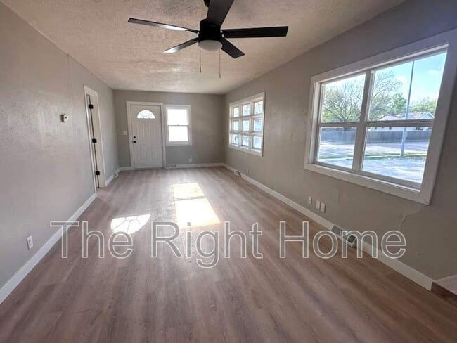 Building Photo - 4525 N 70th St