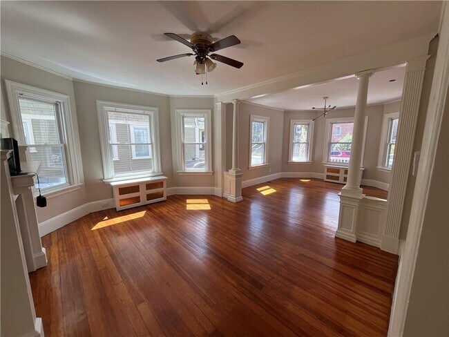 Building Photo - 224 Rochambeau Ave