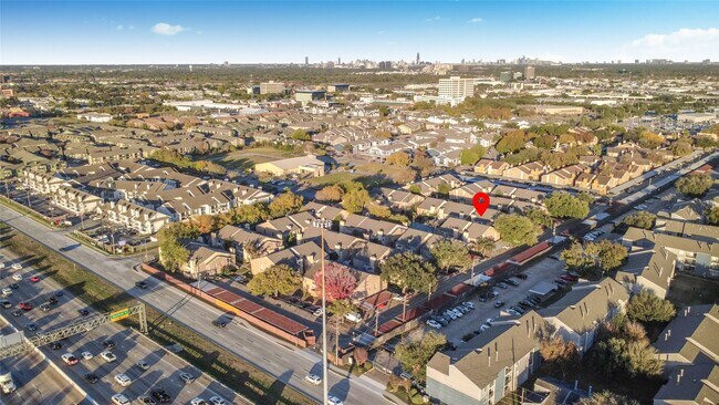 Building Photo - 10211 Sugar Branch Dr