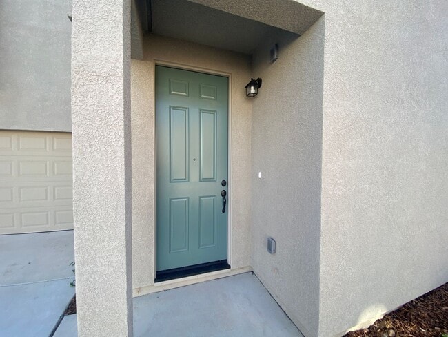 Building Photo - Newer Construction 4 Bedroom 2.5 Bath Home...
