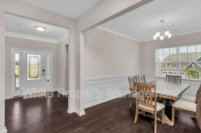 Building Photo - 15007 Arlington House Dr
