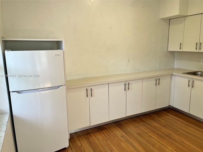 Building Photo - 1011 9th St