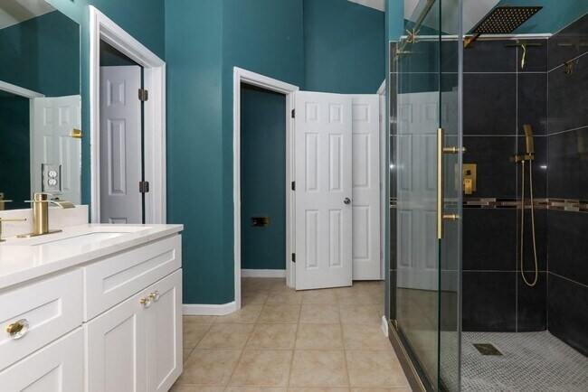 Building Photo - 2871 Cross Creek Dr