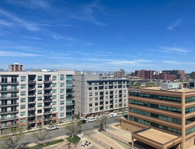 Building Photo - 1045 Lincoln St