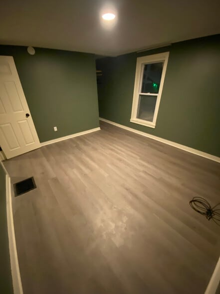 Building Photo - 641 Burlington St