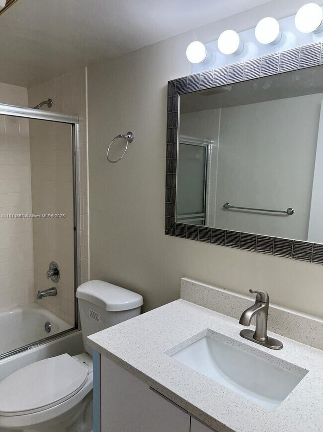 Building Photo - 1351 SW 125th Ave