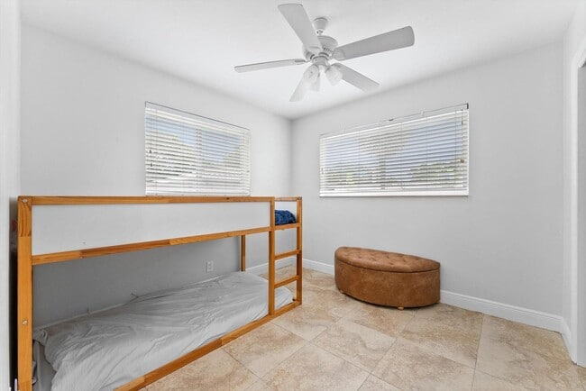 Building Photo - 1257 NW 5th St