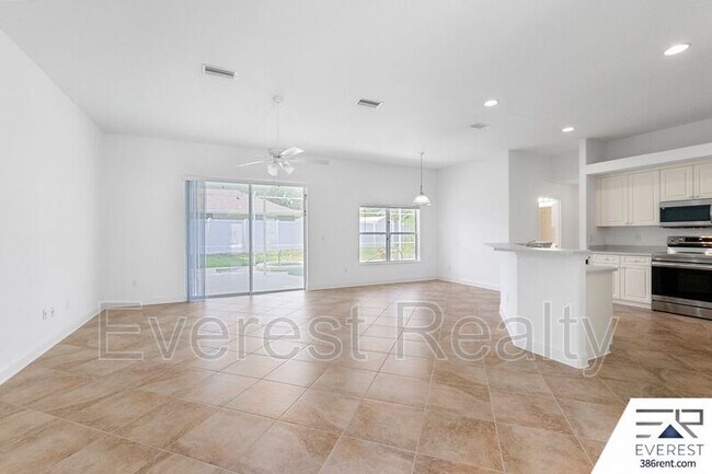 Building Photo - 13 Sleigh Bell Pl