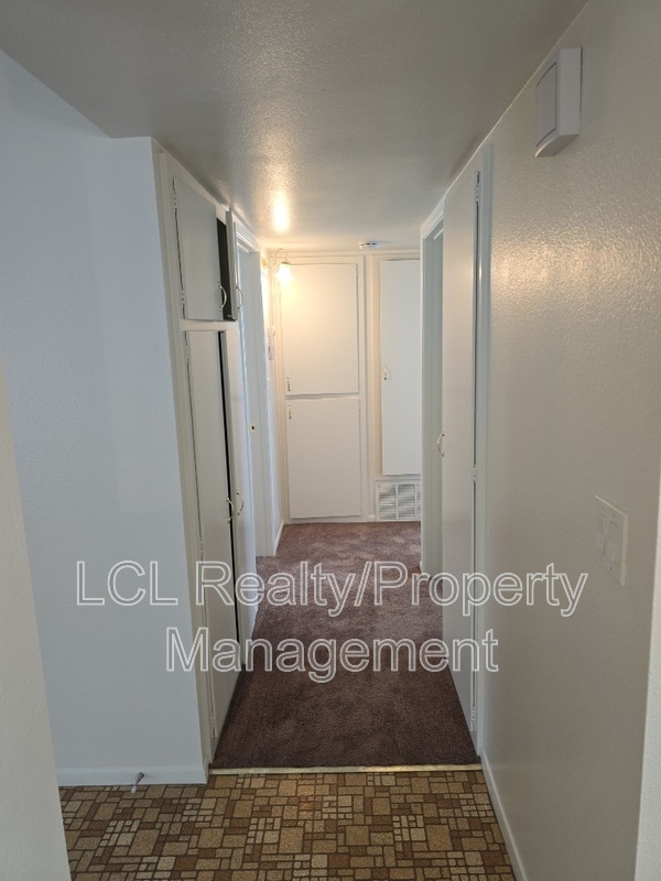 Building Photo - 27147 El Rancho Dr