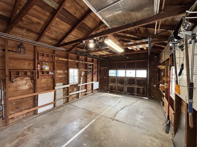 Building Photo - 114 N Carrie St