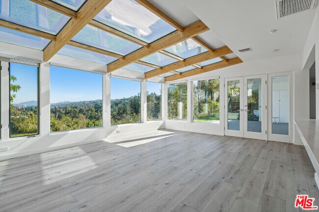 Building Photo - 16210 Bertella Dr