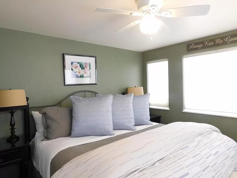 Building Photo - 301 Iberian Way