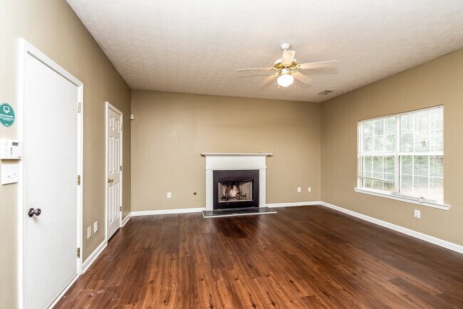 Building Photo - 70 Creekview Blvd