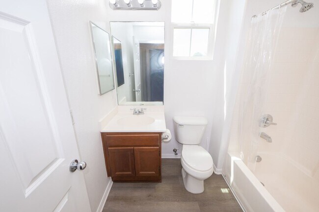 Building Photo - Amazing 3 Bedroom Condo available now! Chula Vista / Eastlake / Otay Ranch Area