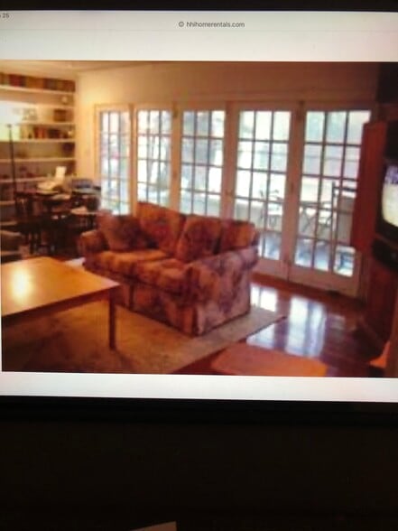 Den - 5221 Green Cove Rd