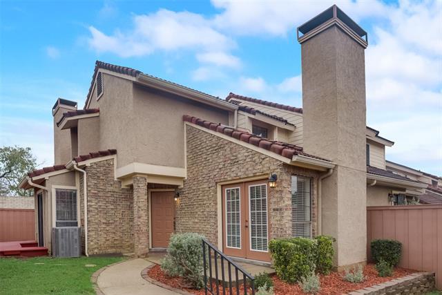 Building Photo - 2642 Encina Dr