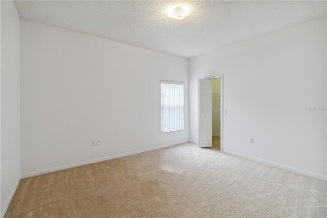 Building Photo - 325 Azincourt Ln