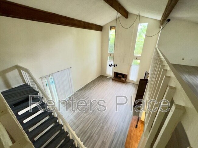 Building Photo - 6003 S Marion Ave