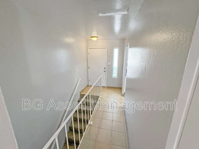 Building Photo - 106 Avian Dr