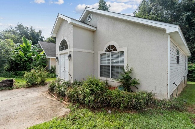 Building Photo - 2961 Viking Way
