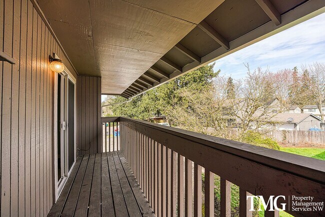 Building Photo - 2 BD Unit with Covered Deck