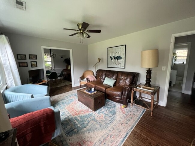 Building Photo - 3 Bedroom 1 Bath House - James Island