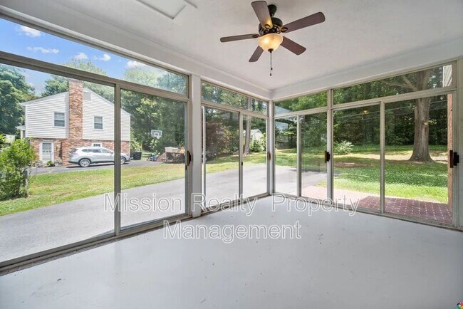 Building Photo - 1519 Chauncey Ln
