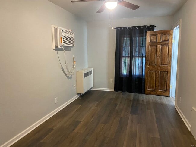 Building Photo - 1328 Sinclair St