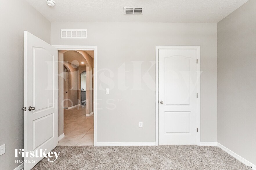 Building Photo - 1025 Preserve Dr