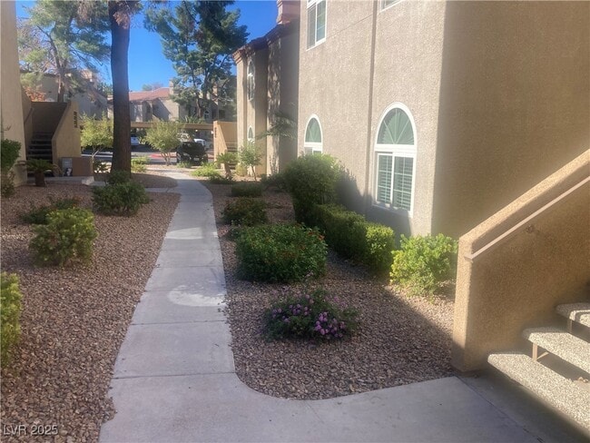 Building Photo - 3145 E Flamingo Rd