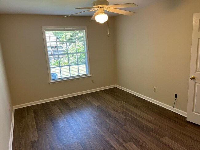 Building Photo - 456 High Point Ln