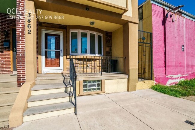 Building Photo - Gorgeous Port Richmond Home