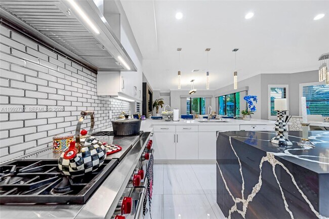 Building Photo - 16849 Pierre Cir