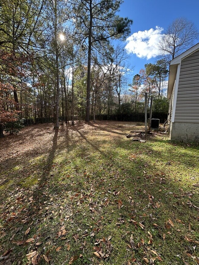 Building Photo - Charming 3 Bedroom 2 Bath Home 628 S. Hampton Dr.