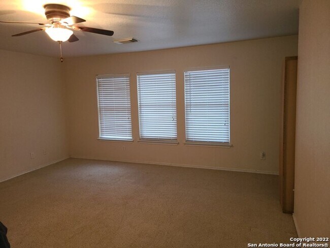 Building Photo - 3 Bedroom with Game Room!