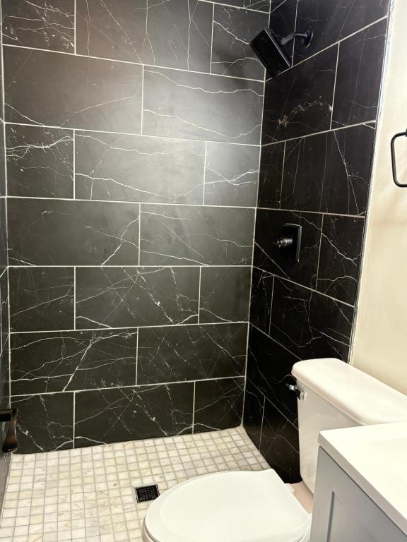 Building Photo - 124 W 9th Ave