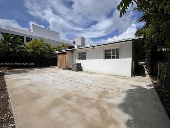 Building Photo - 5151 N Miami Ave