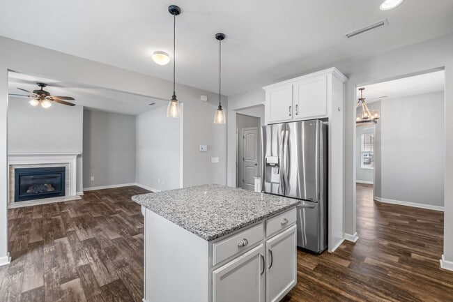 Building Photo - Newer Home in Reedy Fork, SS Appliance, Granite Counter-tops, Island, Office, Den, FP, Loft, Gara...