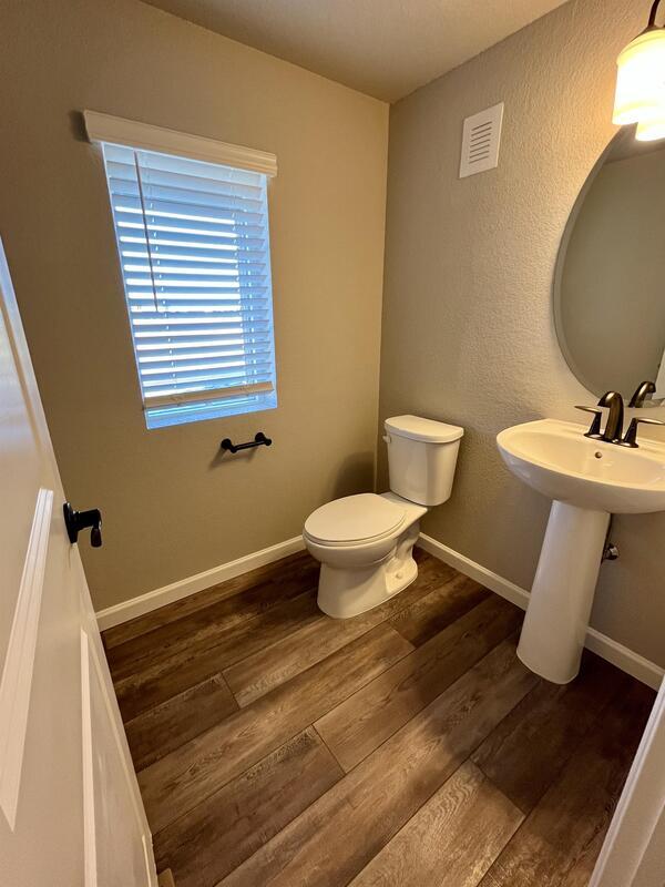 Building Photo - 1581 Spring Water Pt