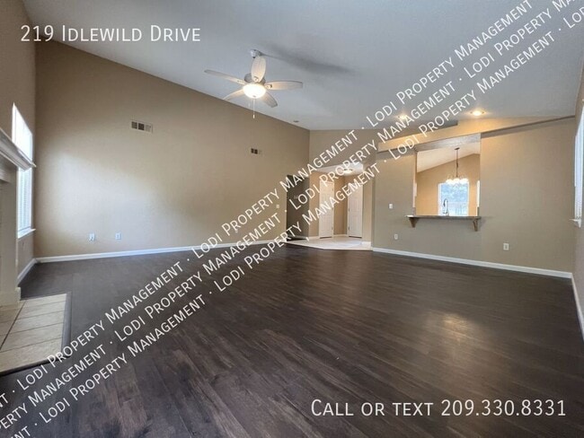 Building Photo - 219 Idlewild Dr