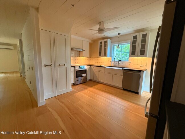 Building Photo - 25 Boggs Hill Rd