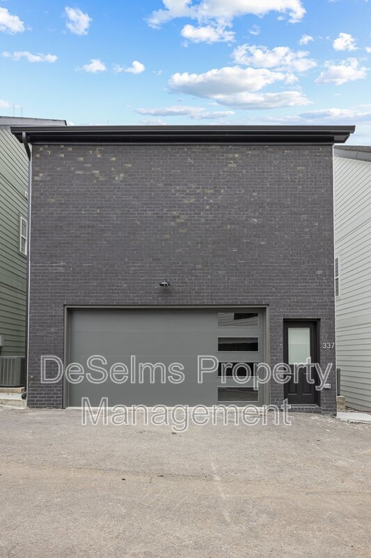 Building Photo - 337 Sophia Rain Dr