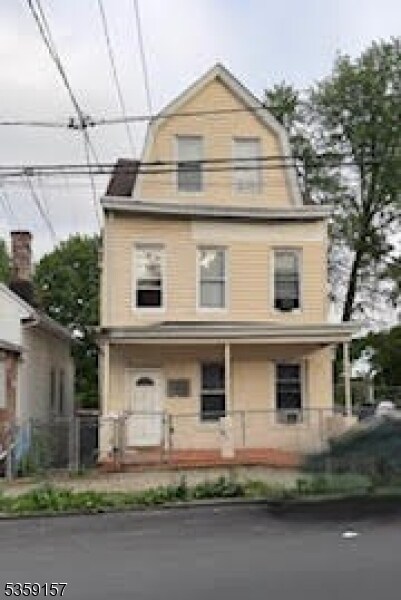 Primary Photo - 16-18 N 4th St