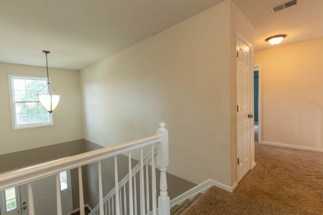 Building Photo - 3 Bed, 2.5 Bath, Single Family Home in Martinsburg, WV